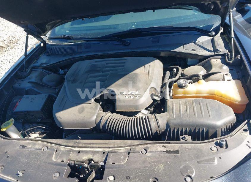 Photo 10 of 2019 Dodge Charger SXT RWD (VIN 2C3CDXBG2KH695976)