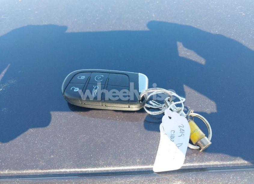 Photo 11 of 2019 Dodge Charger SXT RWD (VIN 2C3CDXBG2KH695976)