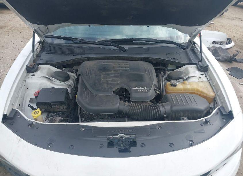 Photo 10 of 2019 Dodge Charger SXT RWD (VIN 2C3CDXBG2KH700237)