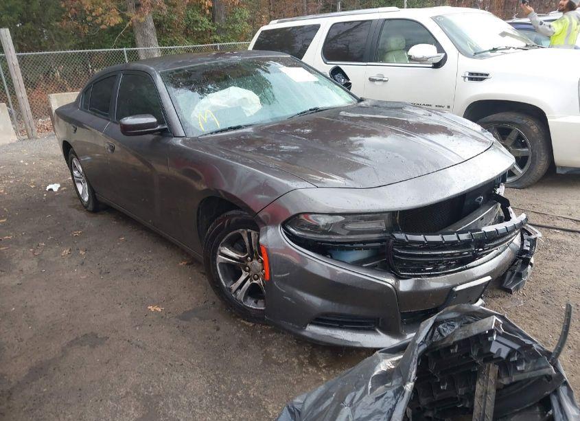 2019 Dodge Charger SXT RWD (VIN 2C3CDXBG2KH711626) main photo