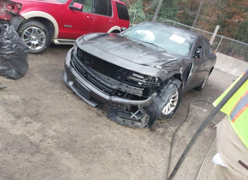 Photo 2 of 2019 Dodge Charger SXT RWD (VIN 2C3CDXBG2KH711626)