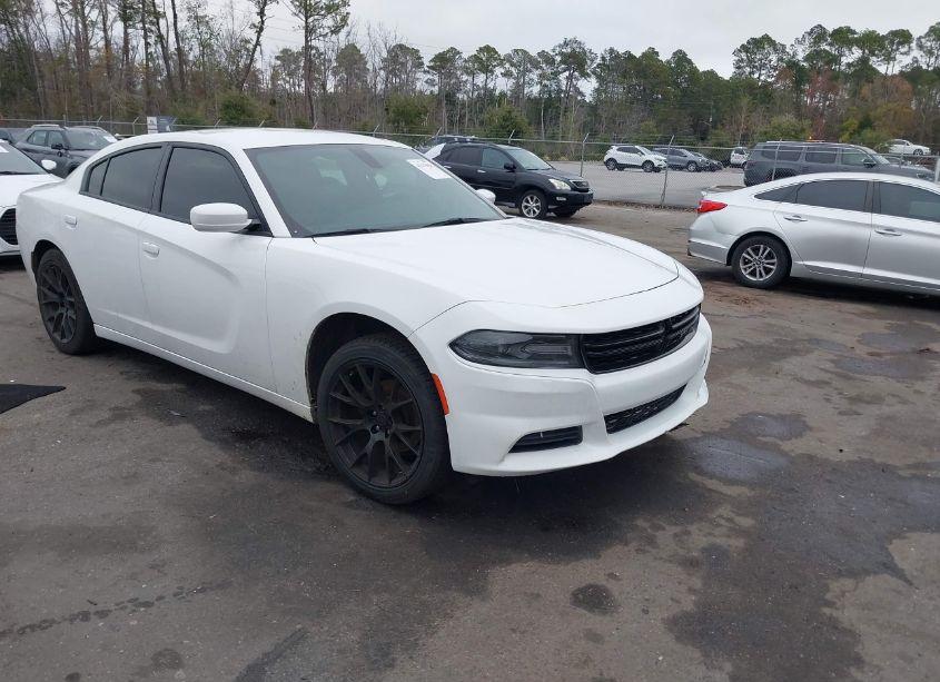 2019 Dodge Charger SXT RWD (VIN 2C3CDXBG2KH725364) main photo
