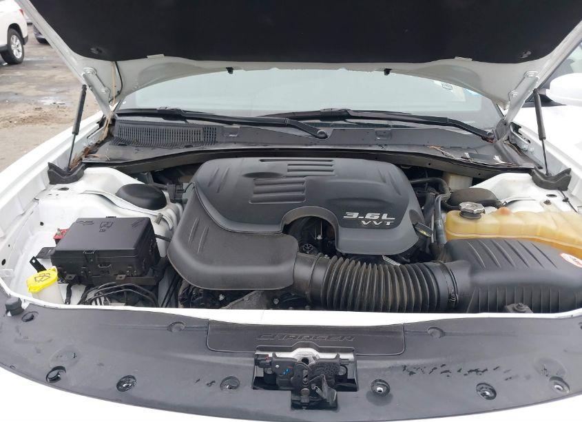 Photo 10 of 2019 Dodge Charger SXT RWD (VIN 2C3CDXBG2KH725364)