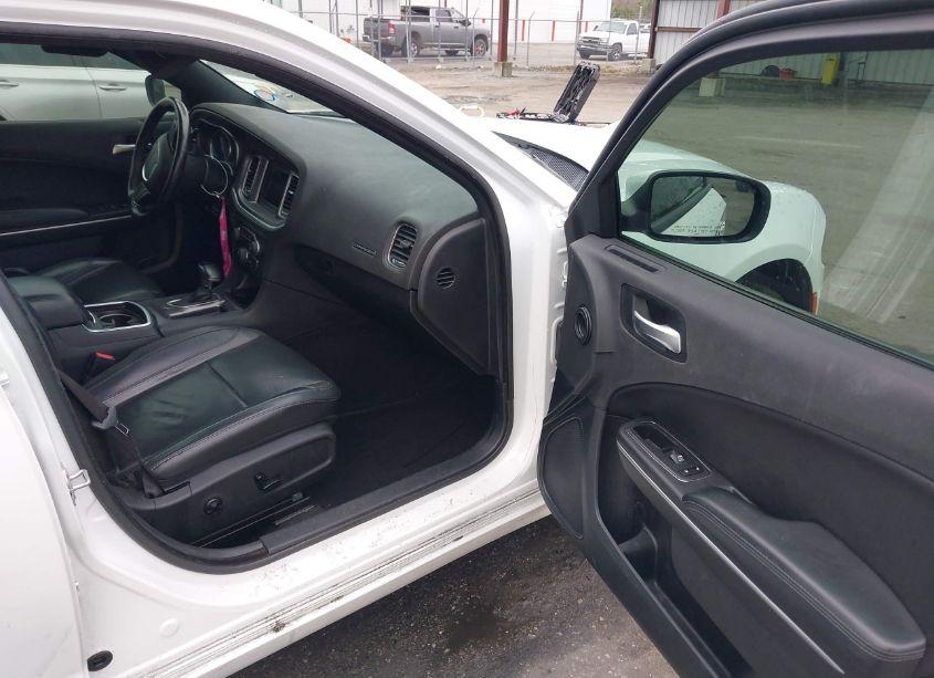 Photo 5 of 2019 Dodge Charger SXT RWD (VIN 2C3CDXBG2KH725364)