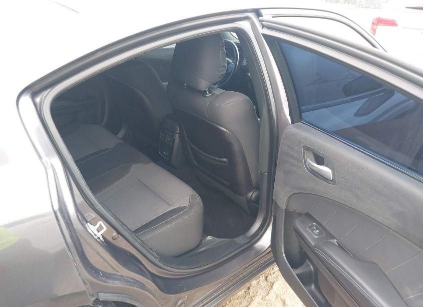 Photo 8 of 2019 Dodge Charger SXT RWD (VIN 2C3CDXBG2KH732427)