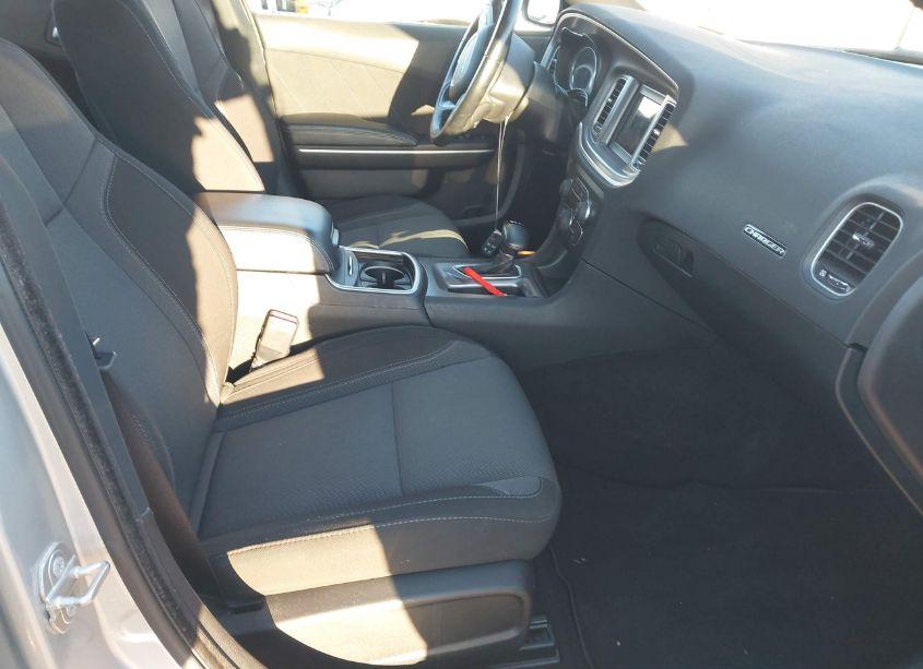 Photo 5 of 2022 Dodge Charger SXT RWD (VIN 2C3CDXBG2NH207940)
