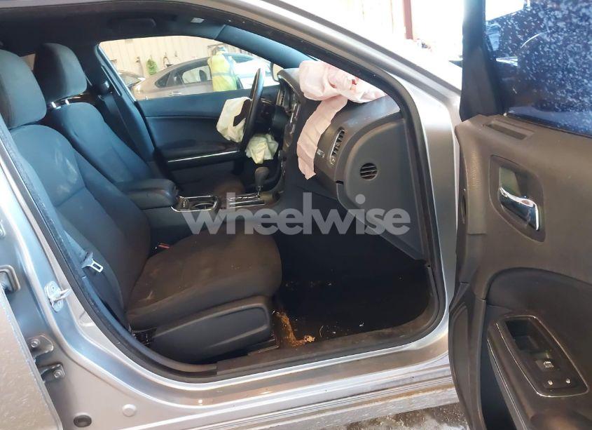 Photo 5 of 2013 Dodge Charger SE (VIN 2C3CDXBG3DH688845)