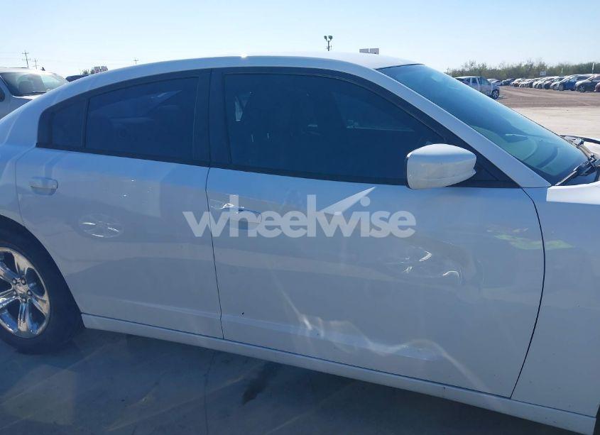 Photo 14 of 2013 Dodge Charger SE (VIN 2C3CDXBG3DH725277)