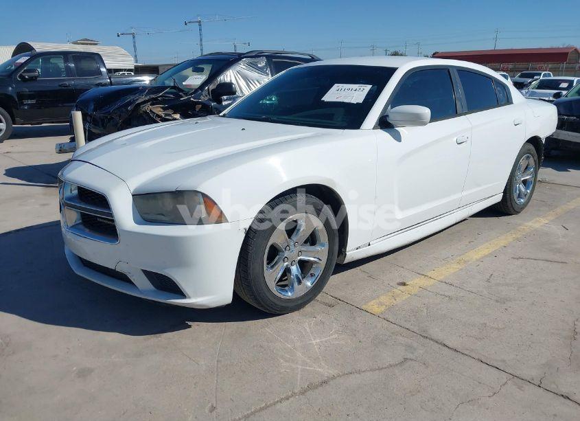 Photo 2 of 2013 Dodge Charger SE (VIN 2C3CDXBG3DH725277)
