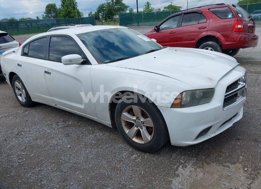 2014 Dodge Charger SE (VIN 2C3CDXBG3EH243071) main photo