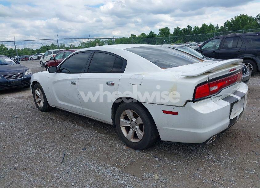 Photo 3 of 2014 Dodge Charger SE (VIN 2C3CDXBG3EH243071)