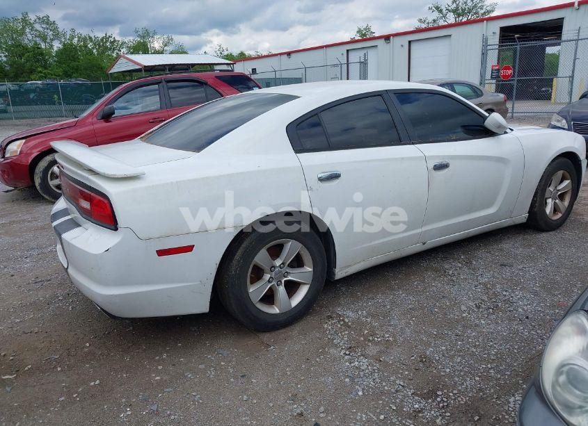 Photo 4 of 2014 Dodge Charger SE (VIN 2C3CDXBG3EH243071)