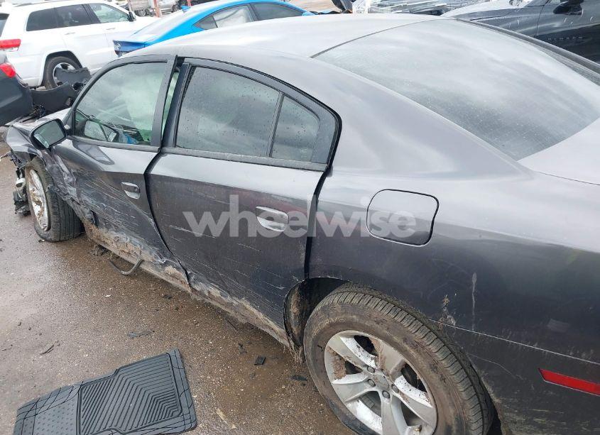 Photo 3 of 2014 Dodge Charger SE (VIN 2C3CDXBG3EH323566)