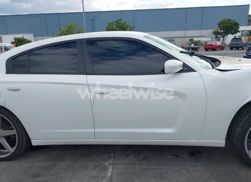 Photo 14 of 2014 Dodge Charger SE (VIN 2C3CDXBG3EH324751)