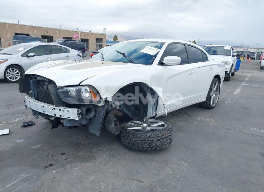 Photo 2 of 2014 Dodge Charger SE (VIN 2C3CDXBG3EH324751)