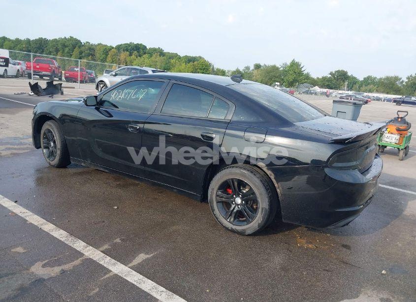 Photo 3 of 2015 Dodge Charger SE (VIN 2C3CDXBG3FH728702)