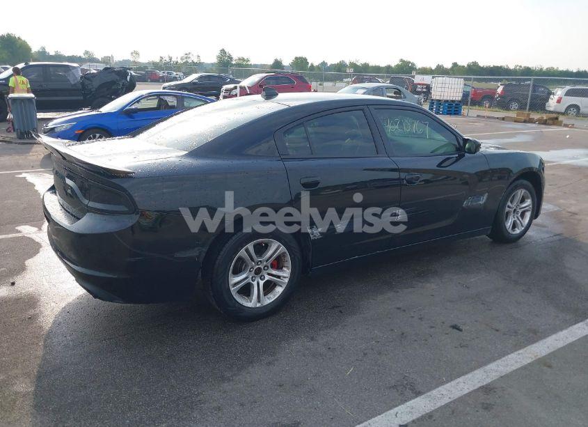 Photo 4 of 2015 Dodge Charger SE (VIN 2C3CDXBG3FH728702)