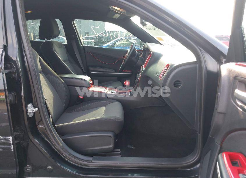 Photo 5 of 2015 Dodge Charger SE (VIN 2C3CDXBG3FH728702)