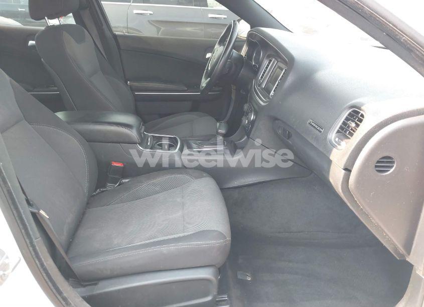 Photo 5 of 2015 Dodge Charger SE (VIN 2C3CDXBG3FH762137)