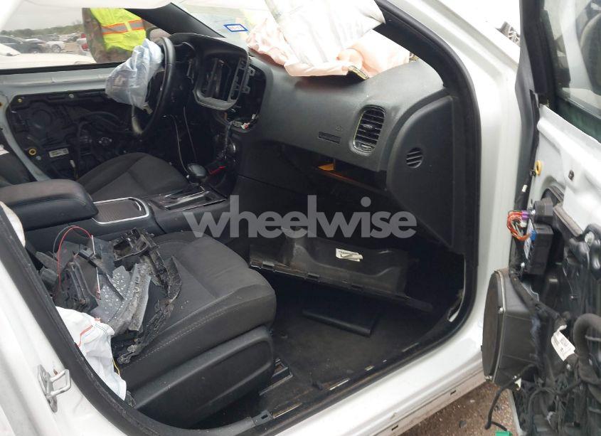 Photo 5 of 2016 Dodge Charger SE (VIN 2C3CDXBG3GH143507)