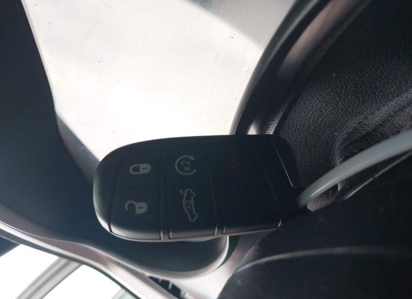 Photo 11 of 2017 Dodge Charger SE RWD (VIN 2C3CDXBG3HH642857)