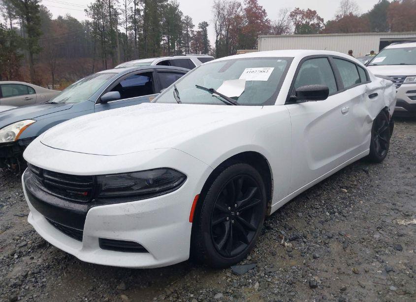 Photo 2 of 2018 Dodge Charger SXT RWD (VIN 2C3CDXBG3JH113866)