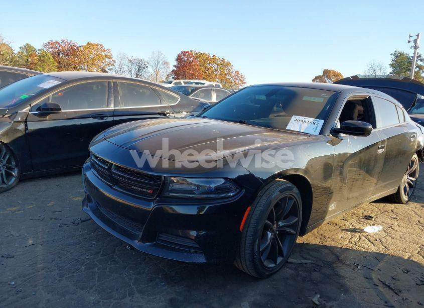 Photo 2 of 2018 Dodge Charger SXT RWD (VIN 2C3CDXBG3JH147273)