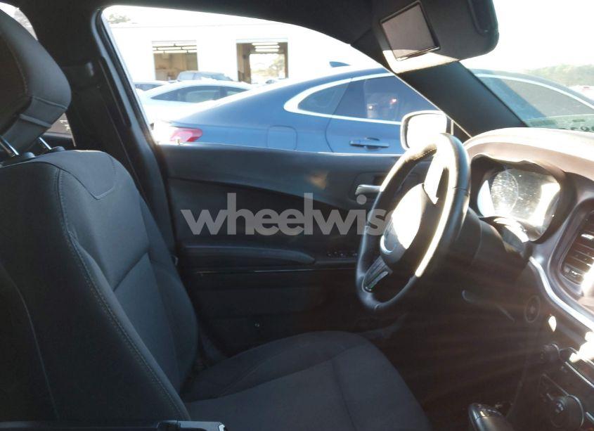 Photo 5 of 2018 Dodge Charger SXT RWD (VIN 2C3CDXBG3JH147273)