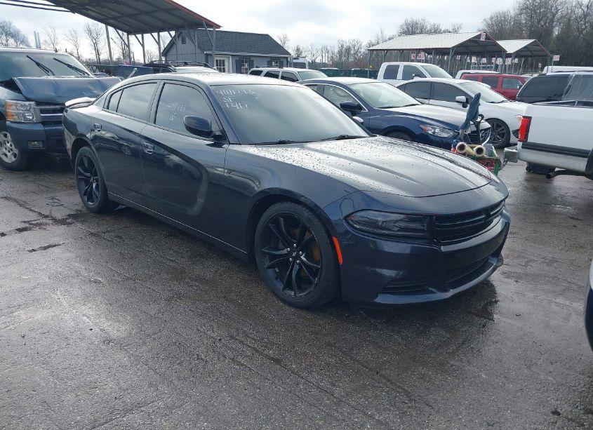 2018 Dodge Charger SXT RWD (VIN 2C3CDXBG3JH187322) main photo