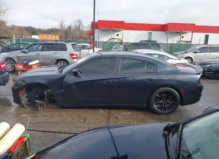 Photo 15 of 2018 Dodge Charger SXT RWD (VIN 2C3CDXBG3JH187322)