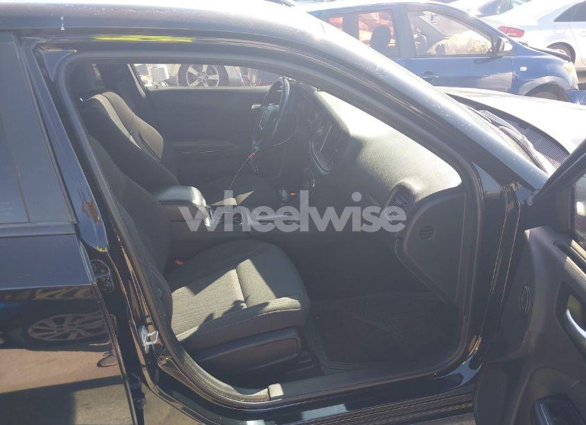 Photo 5 of 2019 Dodge Charger SXT RWD (VIN 2C3CDXBG3KH605914)