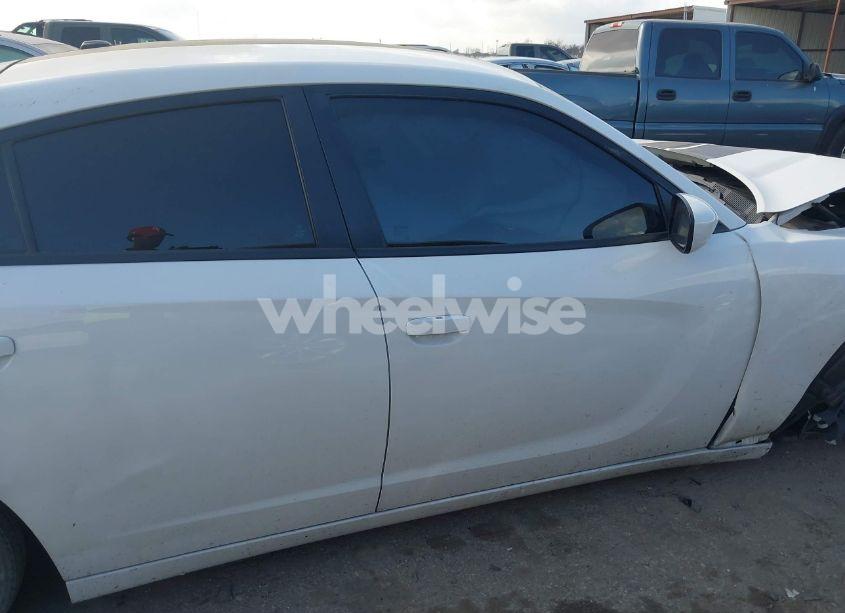 Photo 14 of 2019 Dodge Charger SXT RWD (VIN 2C3CDXBG3KH664266)