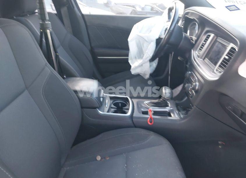 Photo 5 of 2019 Dodge Charger SXT RWD (VIN 2C3CDXBG3KH664266)