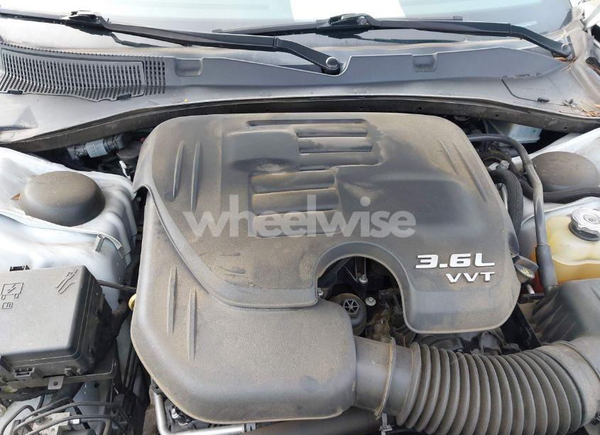 Photo 10 of 2019 Dodge Charger SXT RWD (VIN 2C3CDXBG3KH664896)