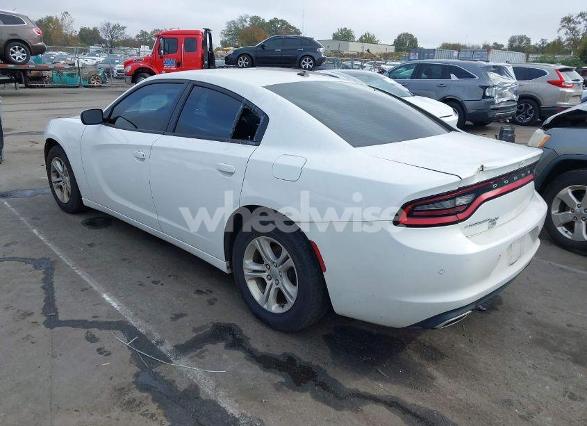 Photo 3 of 2019 Dodge Charger SXT RWD (VIN 2C3CDXBG3KH664896)