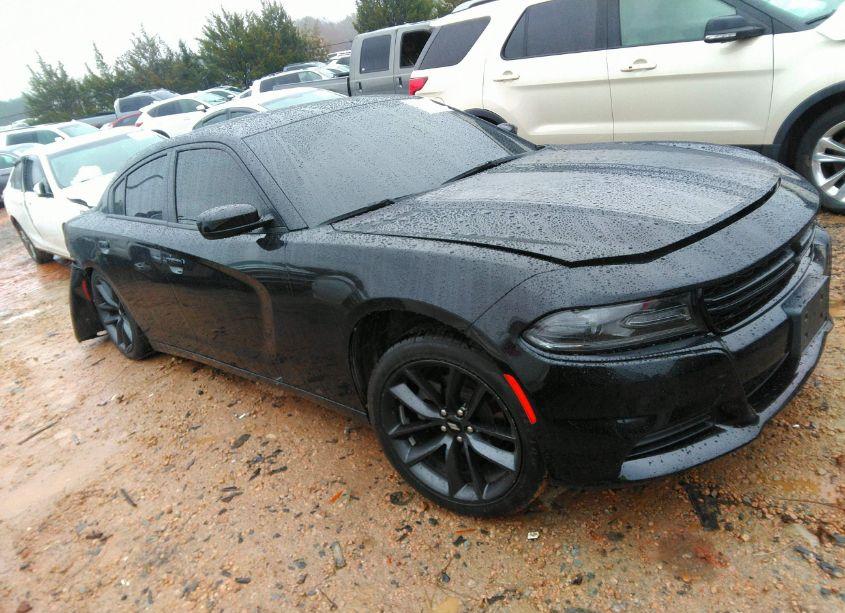 2019 Dodge Charger SXT RWD (VIN 2C3CDXBG3KH691970) main photo