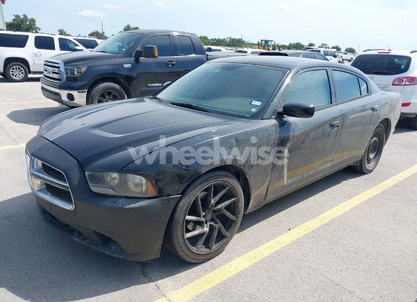 Photo 2 of 2013 Dodge Charger SE (VIN 2C3CDXBG4DH625558)