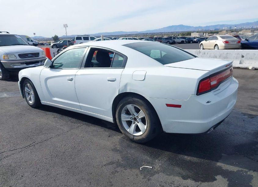 Photo 3 of 2013 Dodge Charger SE (VIN 2C3CDXBG4DH664862)