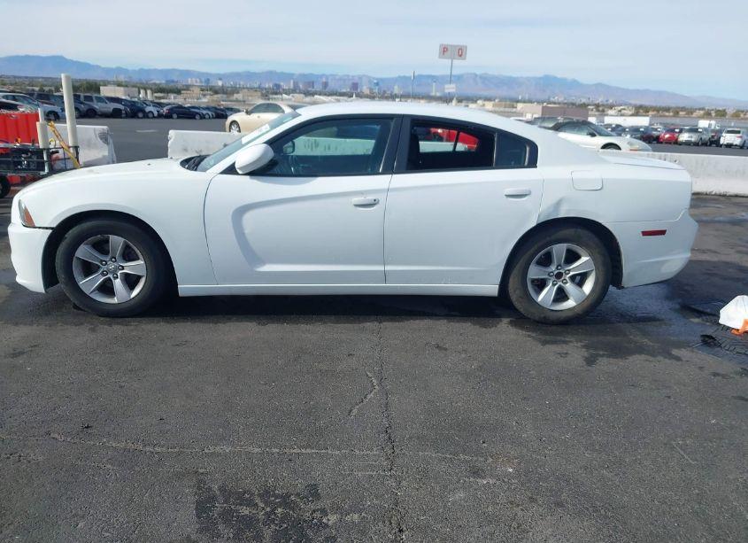 Photo 6 of 2013 Dodge Charger SE (VIN 2C3CDXBG4DH664862)