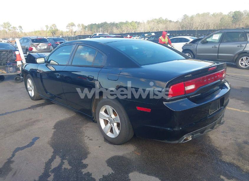 Photo 3 of 2013 Dodge Charger SE (VIN 2C3CDXBG4DH680012)