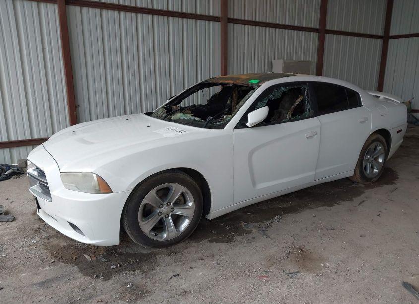 Photo 2 of 2013 Dodge Charger SE (VIN 2C3CDXBG4DH684710)