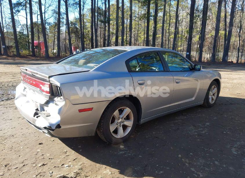 Photo 4 of 2013 Dodge Charger SE (VIN 2C3CDXBG4DH688806)