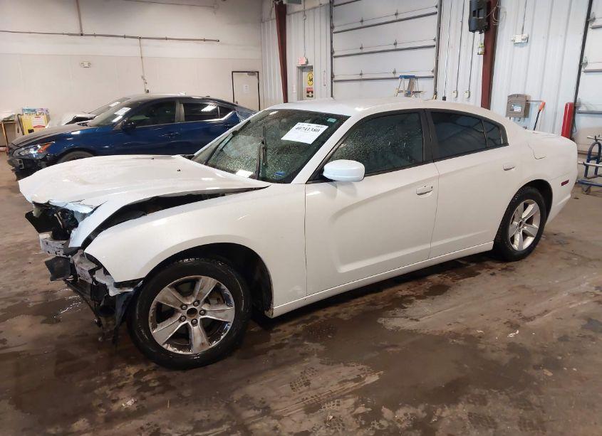 Photo 2 of 2014 Dodge Charger SE (VIN 2C3CDXBG4EH197380)