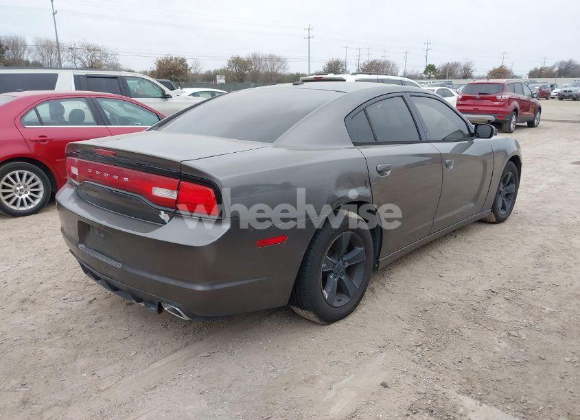 Photo 4 of 2014 Dodge Charger SE (VIN 2C3CDXBG4EH205896)