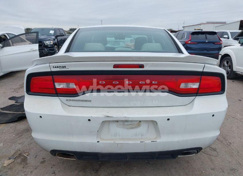 Photo 16 of 2014 Dodge Charger SE (VIN 2C3CDXBG4EH251924)