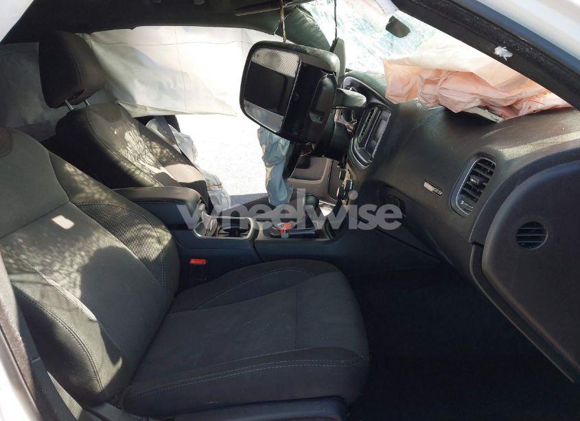 Photo 5 of 2017 Dodge Charger SE RWD (VIN 2C3CDXBG4HH541360)