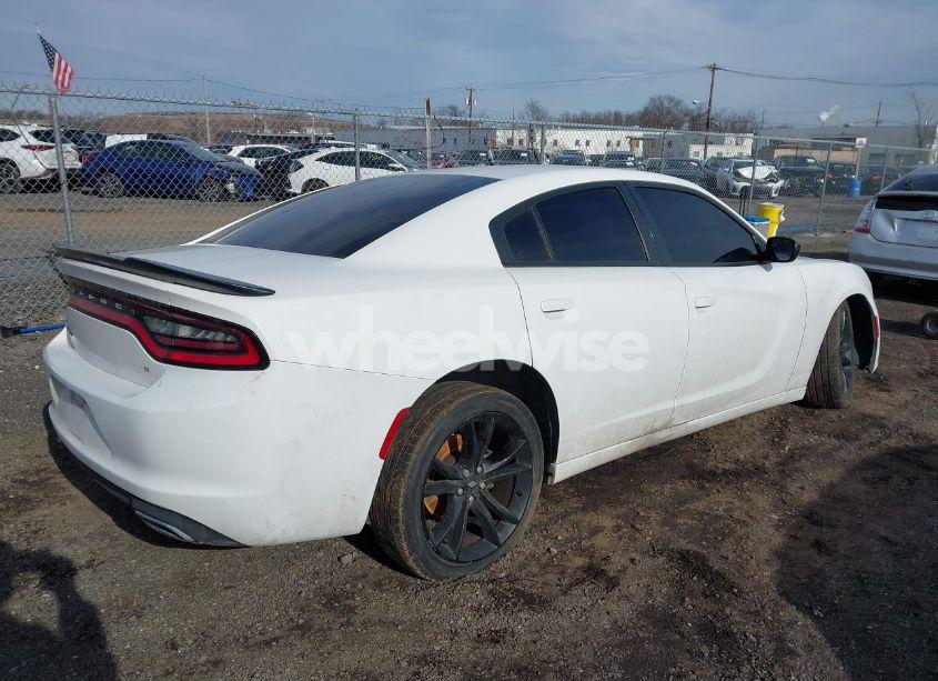 Photo 4 of 2017 Dodge Charger SE RWD (VIN 2C3CDXBG4HH623640)