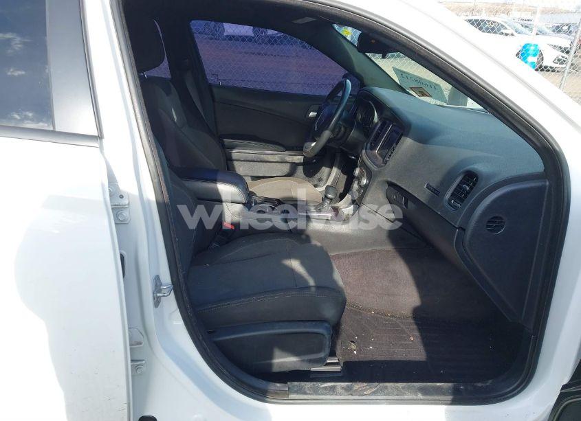 Photo 5 of 2017 Dodge Charger SE RWD (VIN 2C3CDXBG4HH623640)