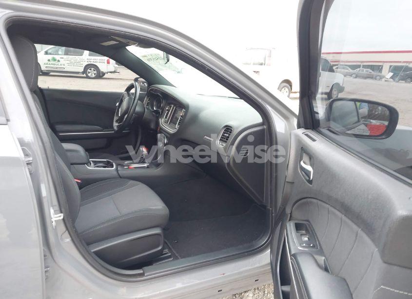 Photo 5 of 2019 Dodge Charger SXT RWD (VIN 2C3CDXBG4KH572194)