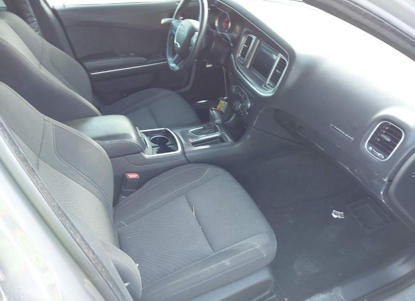 Photo 5 of 2019 Dodge Charger SXT RWD (VIN 2C3CDXBG4KH636539)